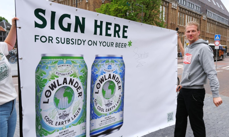 Sander Hoogendoorn tekent petitie voor subsidie op bier